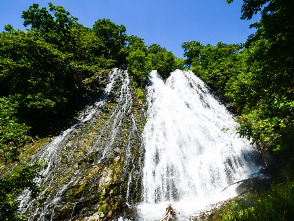 Oshinkoshin Falls